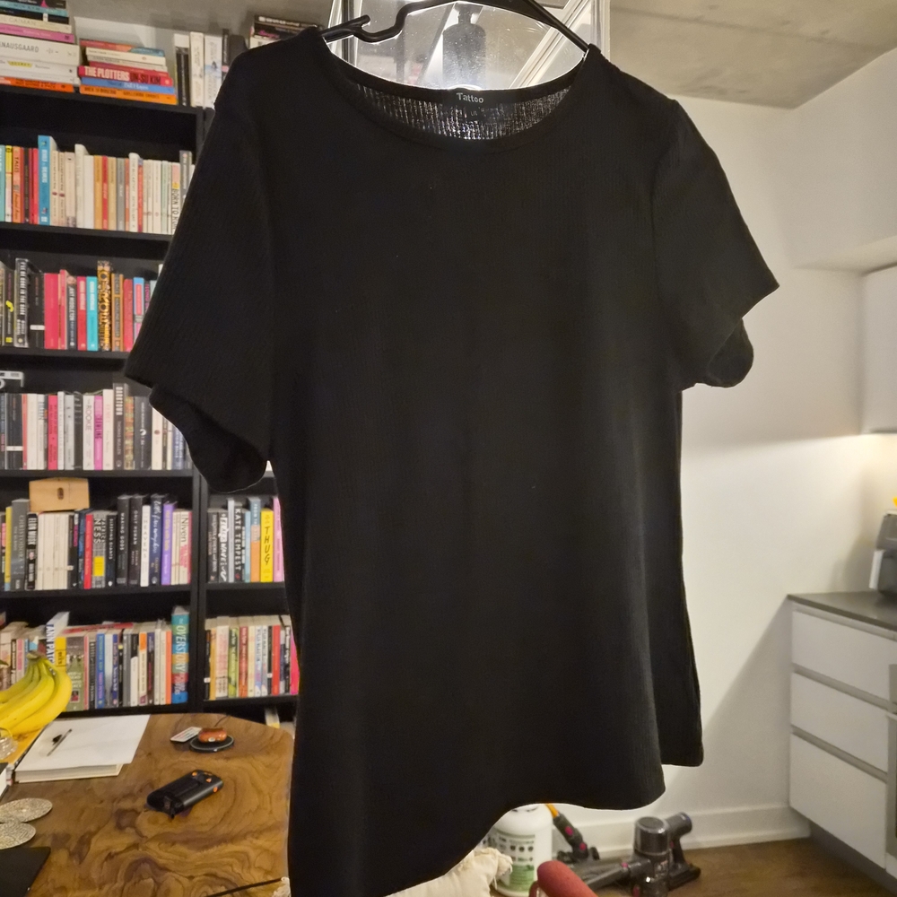 Black Short Sleeve Top